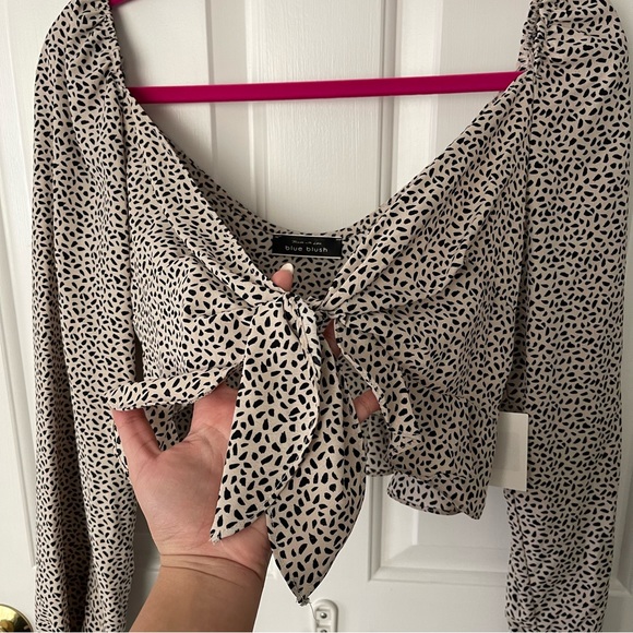 BRAND NEW Front tie top - Picture 3 of 5